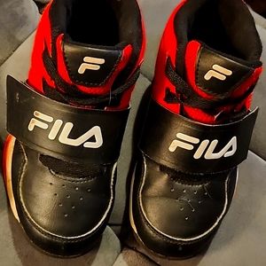 Boys Fila shoes GUC